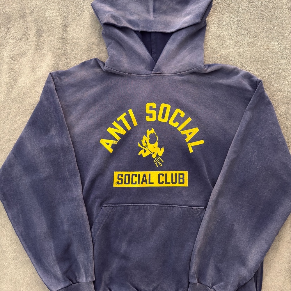 New Anti Social Social Club Devil's Playground Hoodie ×
Vintage Wash Navy / M